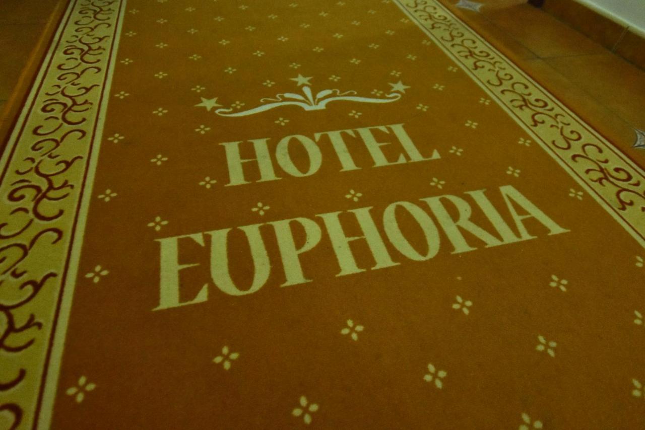 كرايوفا Hotel Euphoria المظهر الخارجي الصورة